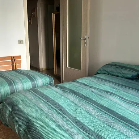 Apartment 1962 *